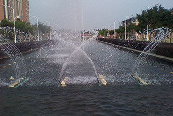 青岛喷泉设备回水槽的步骤